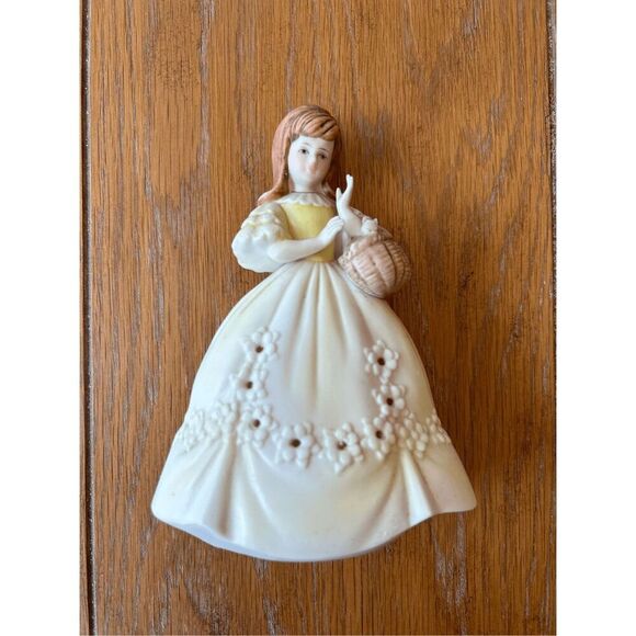 Vintage Ardalt Verithin Lenwile Fine China Pomander Scent Holder Figurine Girl w - Picture 4 of 8